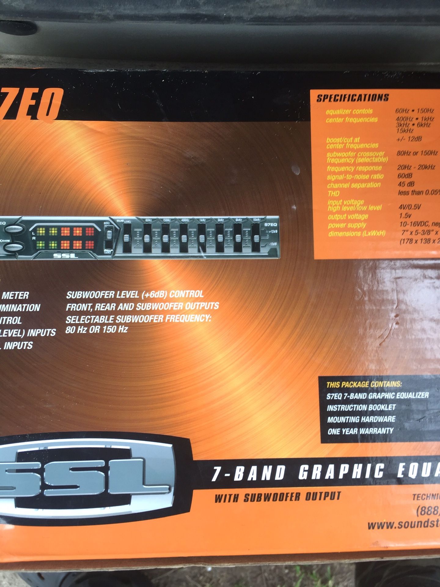 7 band graphic equalizer with subwoofers output