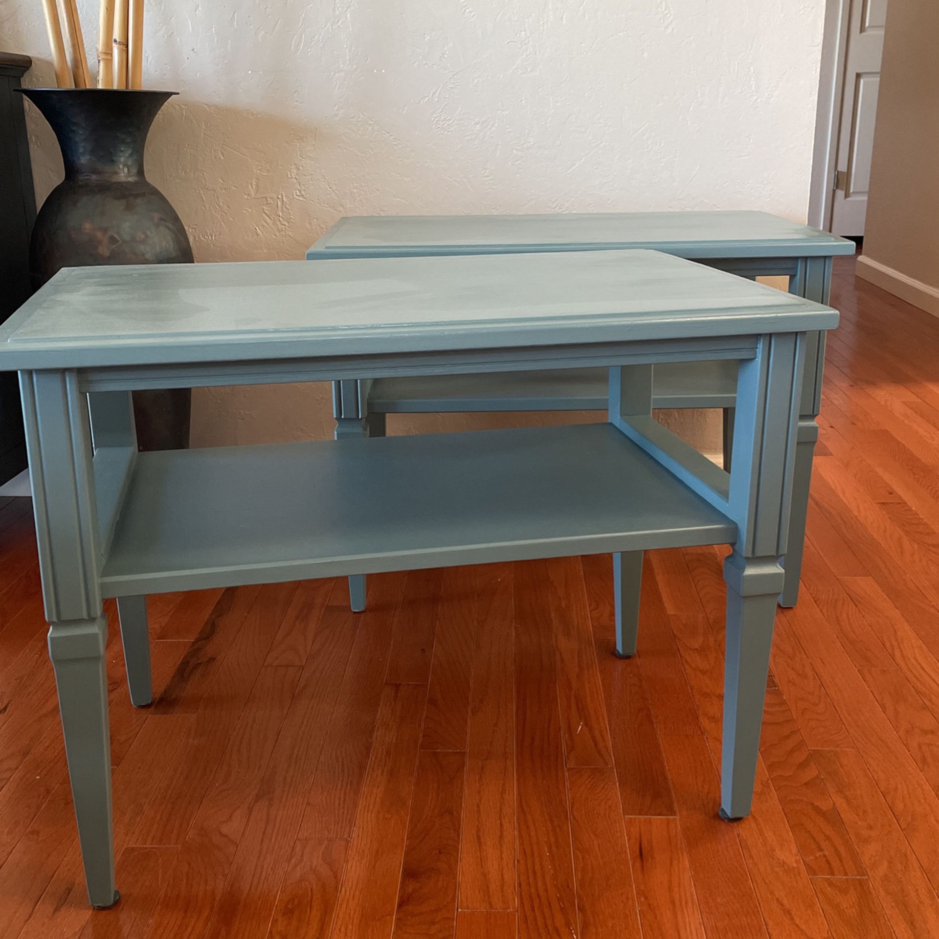 End Table/nightstands