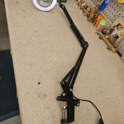 Light Up Clamping Magnifying Glass