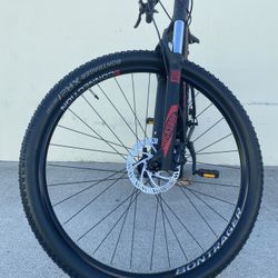 TREK MARLIN 7 /SIZES TIRES 29” /SIZE FRAME MEDIUM 