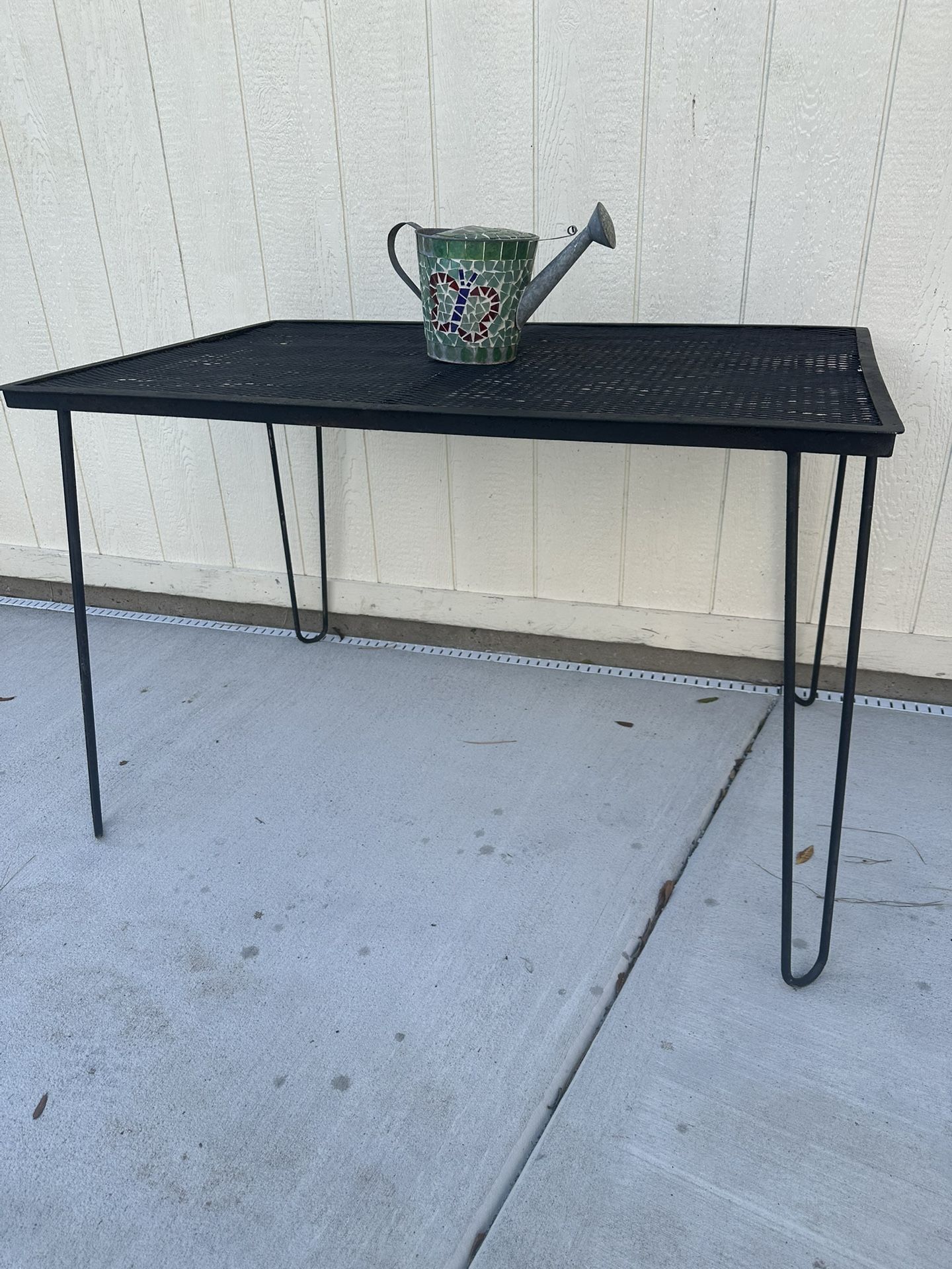Metal patio table