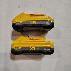 Dewalt 20v XR Powerpack 4AH Batteries 2x110