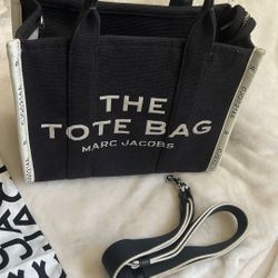 The Jacquard Medium Tote Bag 