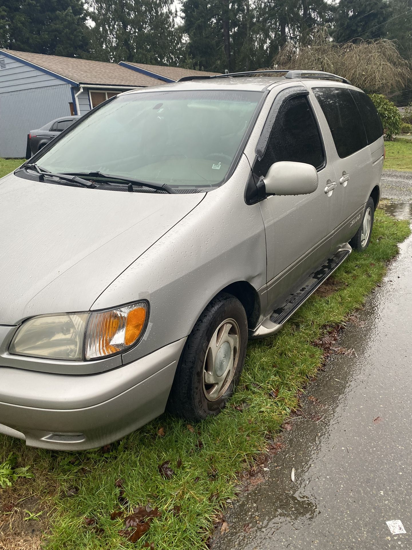 2001 Toyota Sienna Minivan