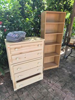 YARD SALE - Furniture, Decorations, Books, etc.
