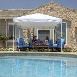 This 10 x 10 pop-up tent is ideal for outdoor events,camping,picnics,Beach,birthday,weddings,BBQ