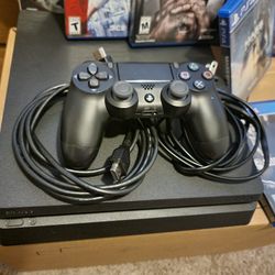 Play Station 4 Slim