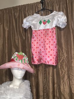 strawberry shortcake Halloween costume. Size. 2-3 girl
