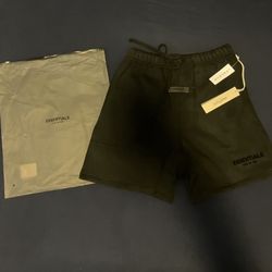 Essentials Stretch Lim Shorts