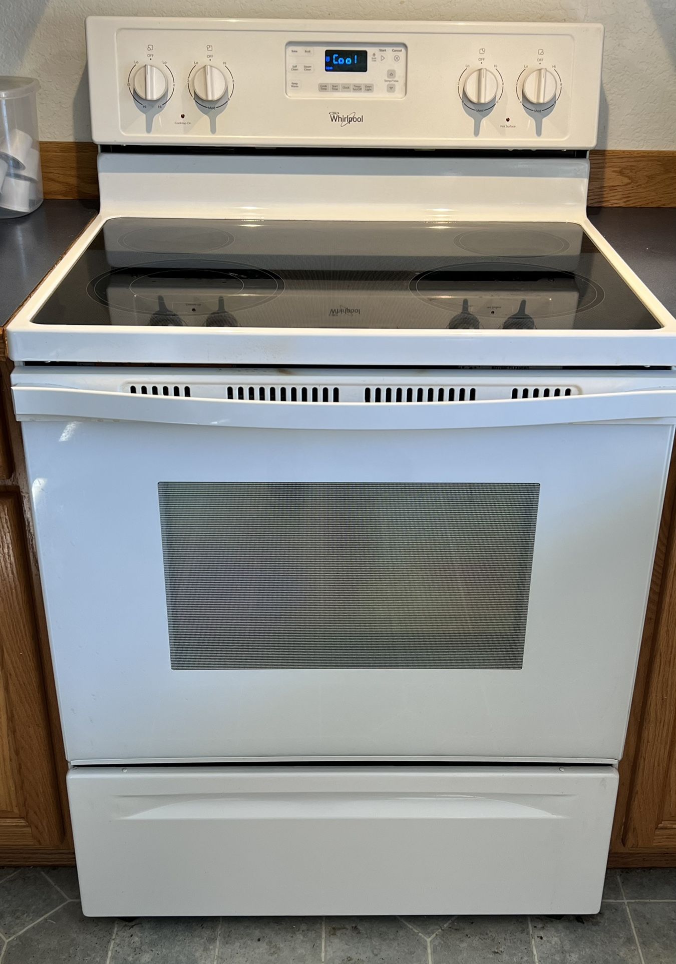 Whirlpool Glass Top Range/Stove for Sale in Everett, WA OfferUp