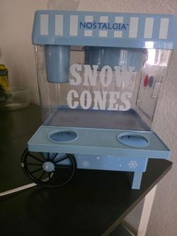 Snow cone machine