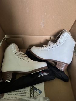 Jackson Artiste Figure Skates