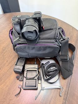 Sony a6000 Camera + Sony 35mm f/1.8 OSS Lens Bundle