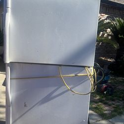 refrigerator- White 23 cu.ft - 90.00