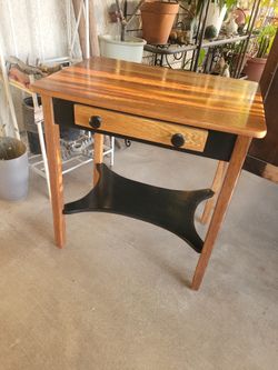 Furniture Table /  Desk