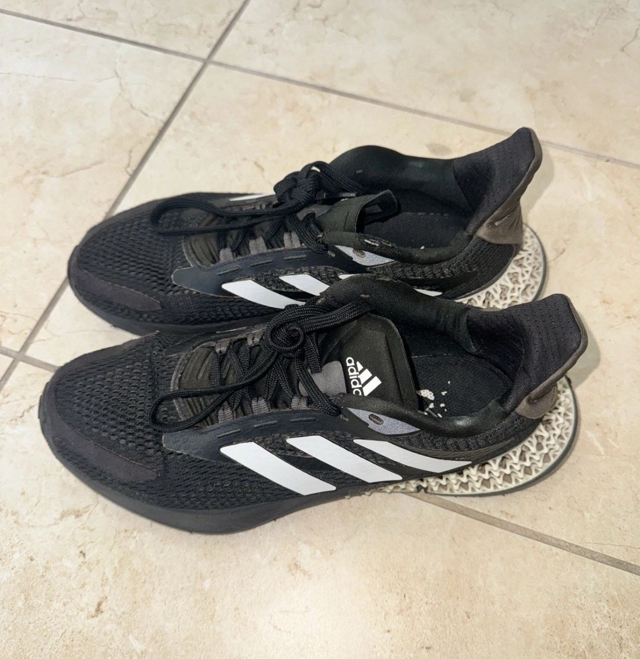 Authentic PRe-owned Adidas 4DFWD Pulse Black With White Athletic Shoes Men’s Size 8.5 Women Size 9.5  Box , Signs Of Wear 