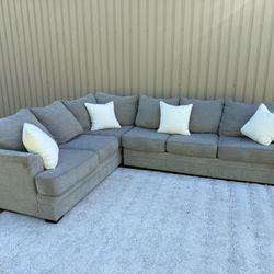 Broyhill Grey Sectional Couch 