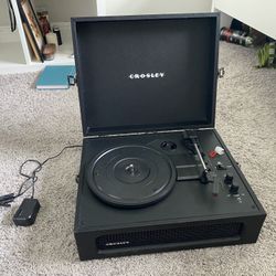 CROSLEY CR8017B Voyager Bluetooth Turntable