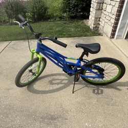 GIANT 17 Inch Bike Needs A Tune Up