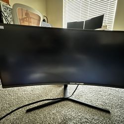 Samsung 34" UHD Curved Monitor