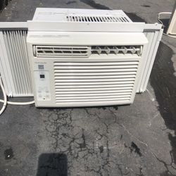 Very Good Condition Frigidaire Air Conditioner 