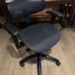 Stealth Ergonomic Chair 