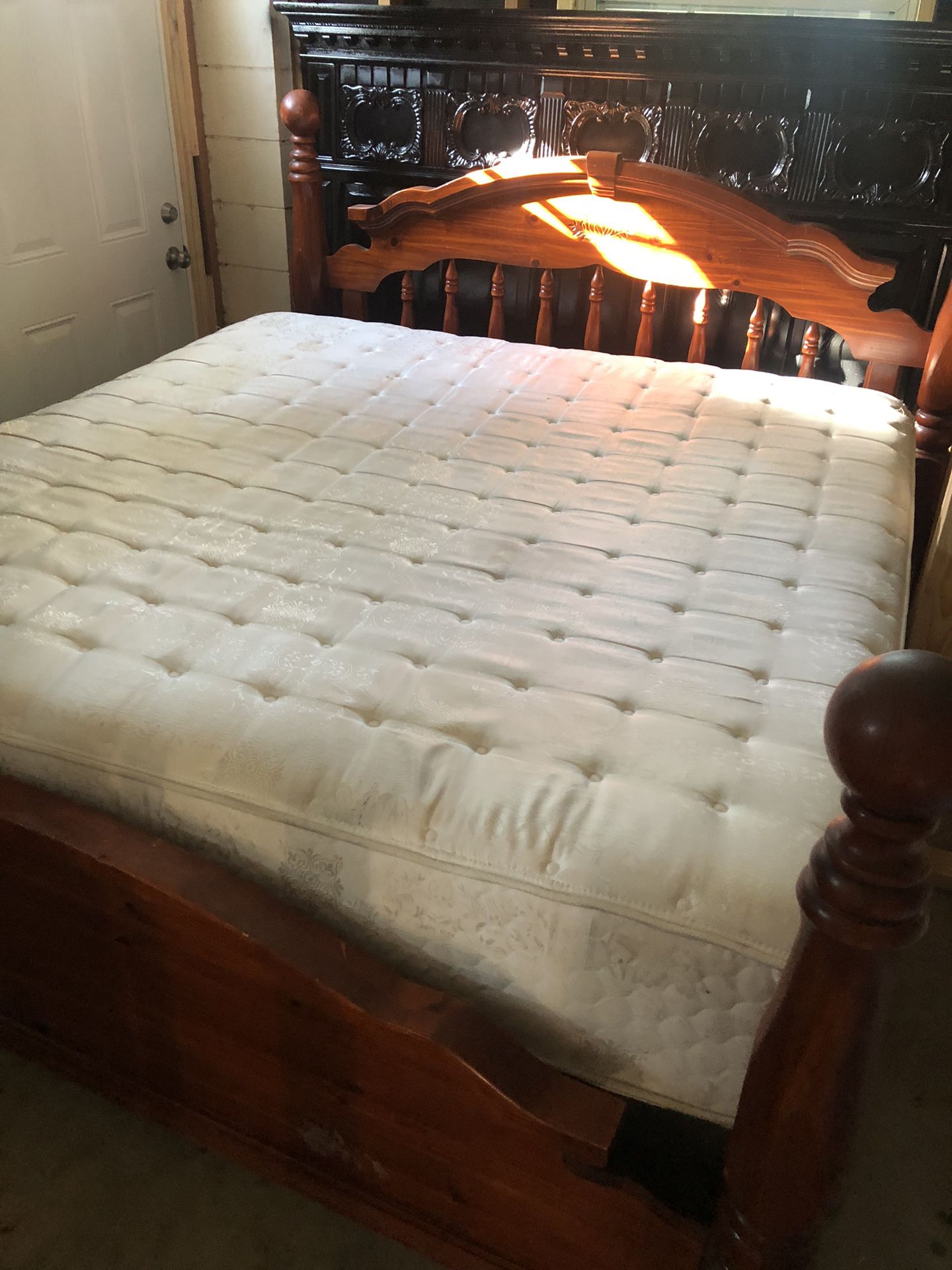 King size bed For sale 