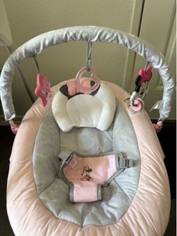 DISNEY Minnie Mouse Vibrating Swing