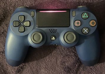 Official Sony Navy Blue PS4 DualShock 4 Controller – Refurbished 💙 Price: $25 Official Sony DualShock 4 wireless controller in navy blue. ✅ Refurb