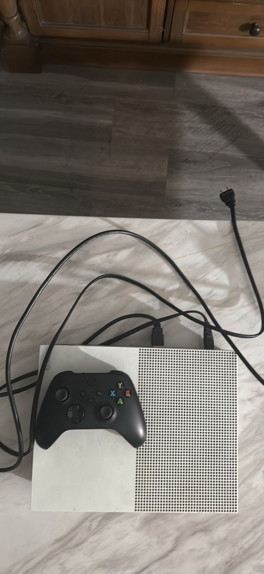 Xbox One s BRAND NEW With Controller