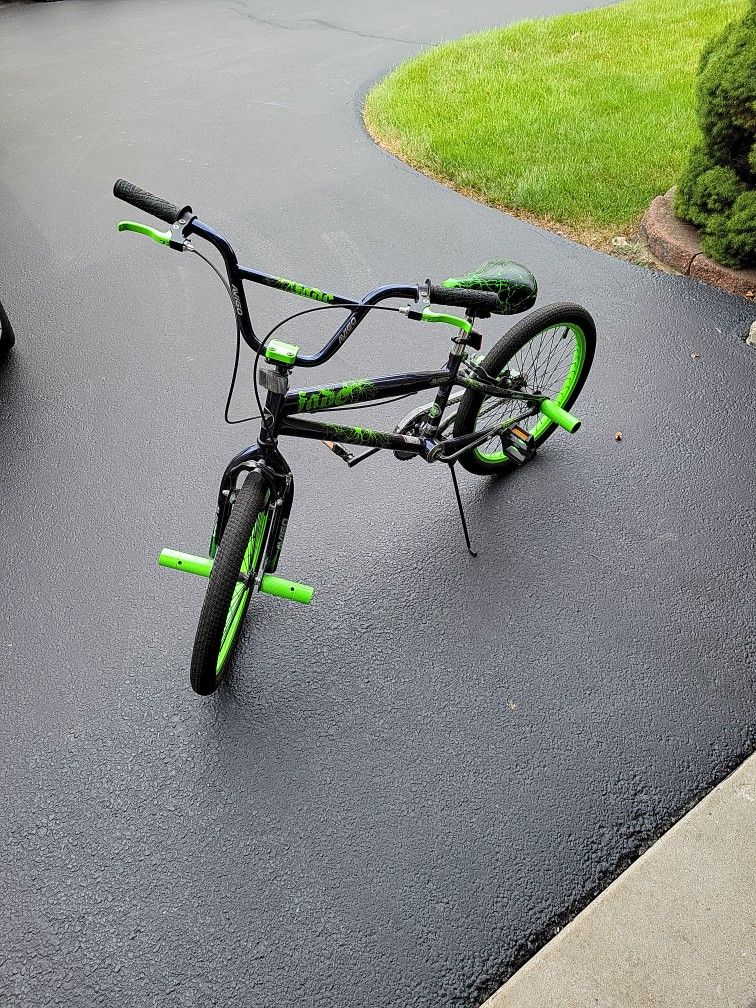 Avigo Fade 20 Freestyle Bike