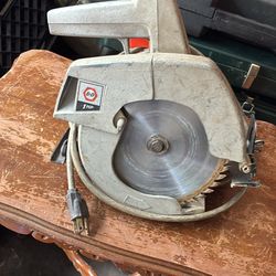 Black And Decker Circular Saw 