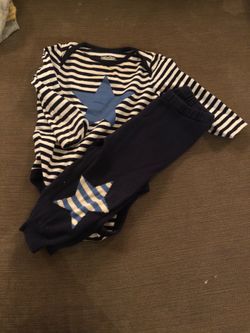 BabyGap size 6 to 12 months
