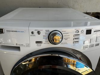 washer and dryer / lavadora y secadora