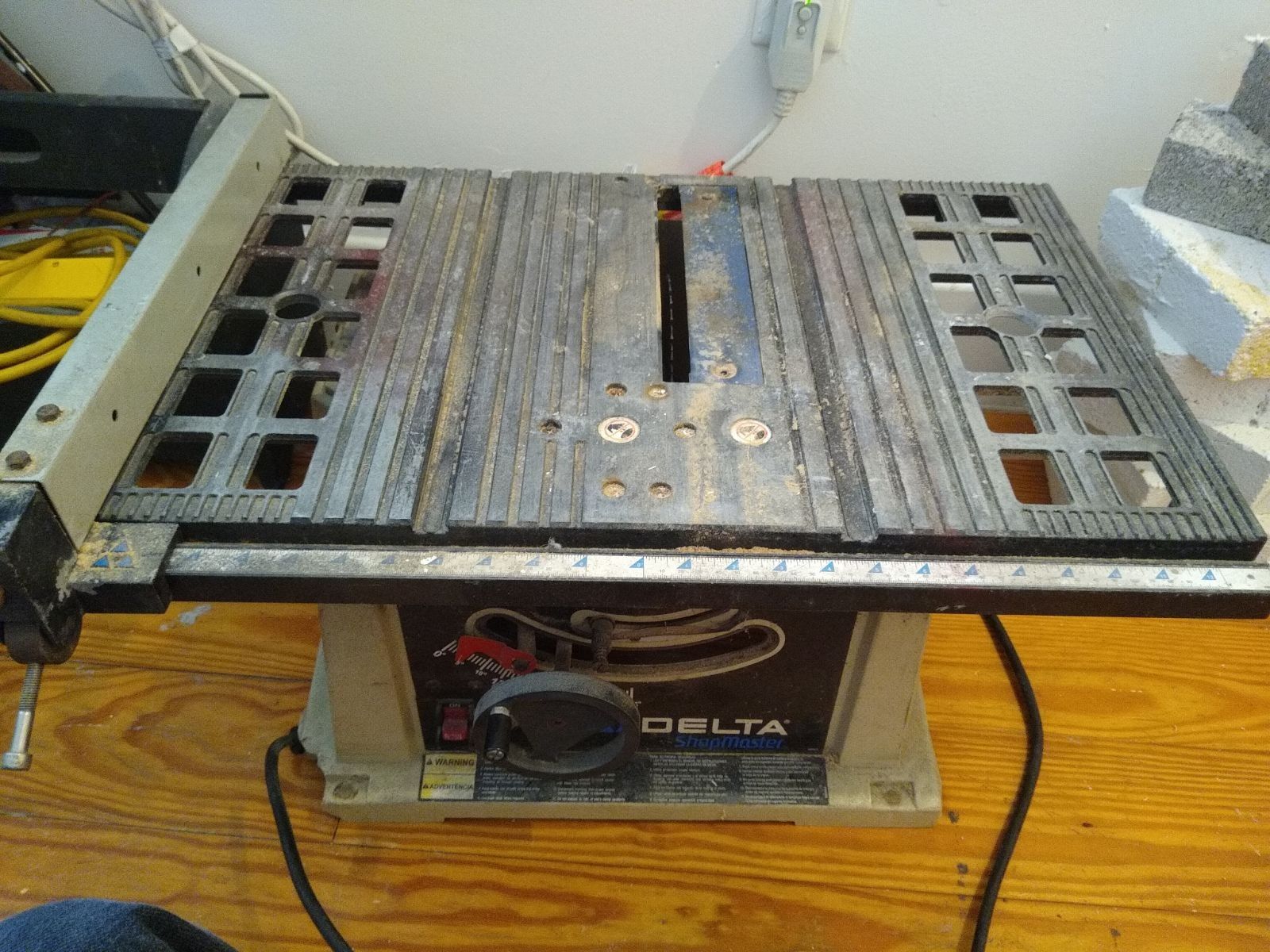 Delta table saw