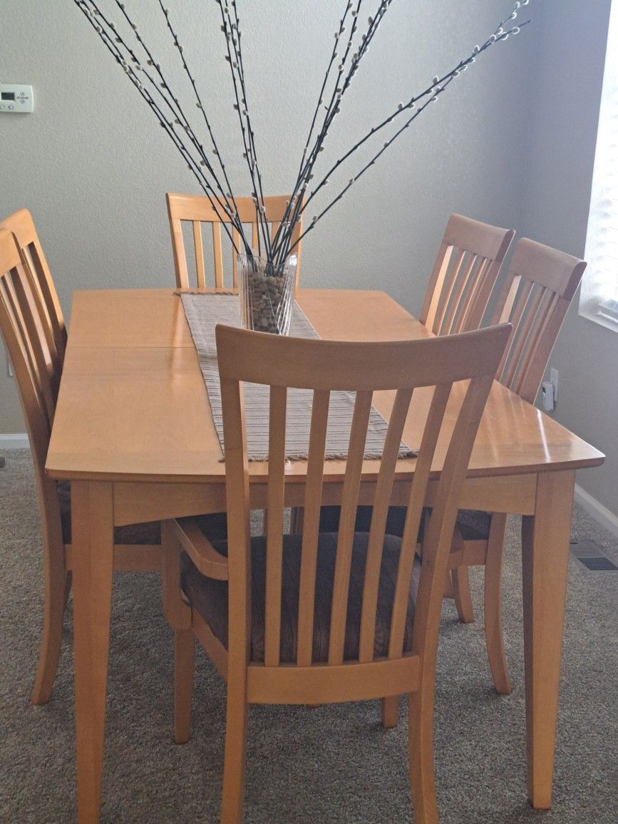 Dining Table With Six Chairs And China Hutch