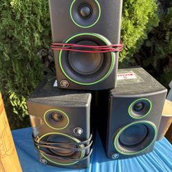 3 Mackie STUDIO MONITOR SPEAKERS