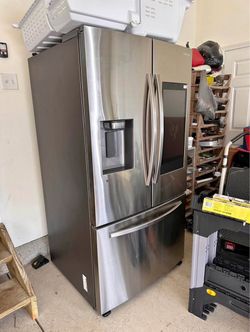 Samsung family hub refrigerator