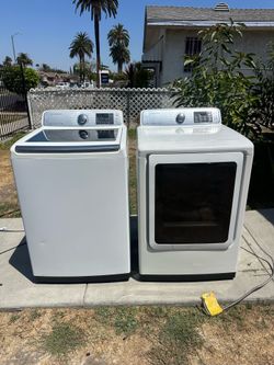 Samsung washer & gas dryer set