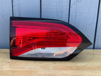 2017 - 2020 Chrysler Pacifica LH Driver Side Inner Tail Light Lamp Oem