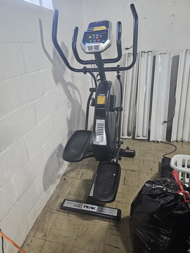 Horizon Peak Elliptical