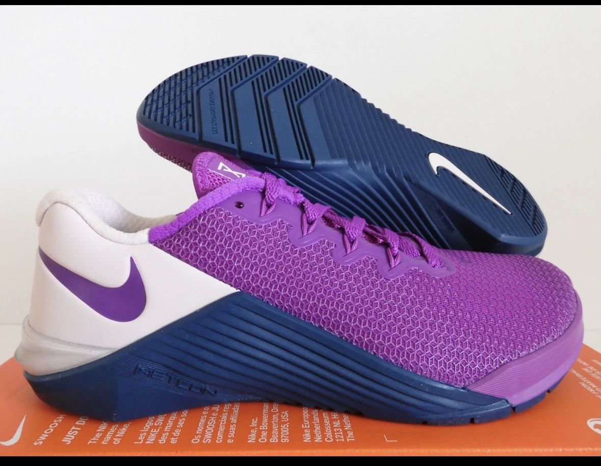 NIB! WMNS NIKE METCON 5 VIVID PURPLE-VIVID PURPLE