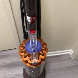 Dyson Vacuum 