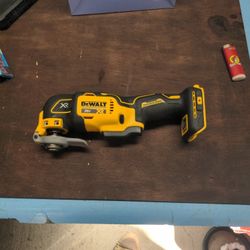 DeWalt Oscillating Multi-tool / Trim Saw 