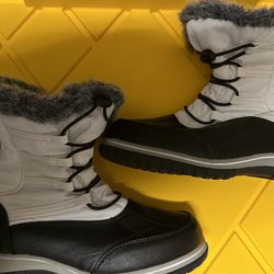 Size 6 Snow Boots Women’s