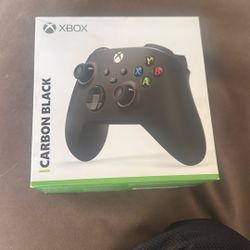 Xbox Controller Works With Series X/S And Xbox One.