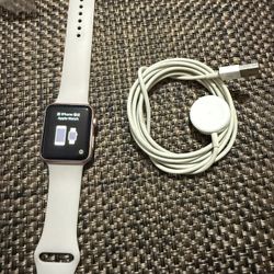  Apple Watch Series 2 38mm  White Sport Band -