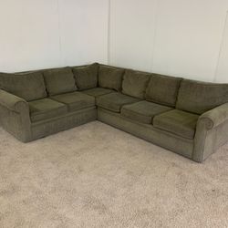 Sectional Couch Sofa *Free Delivery*