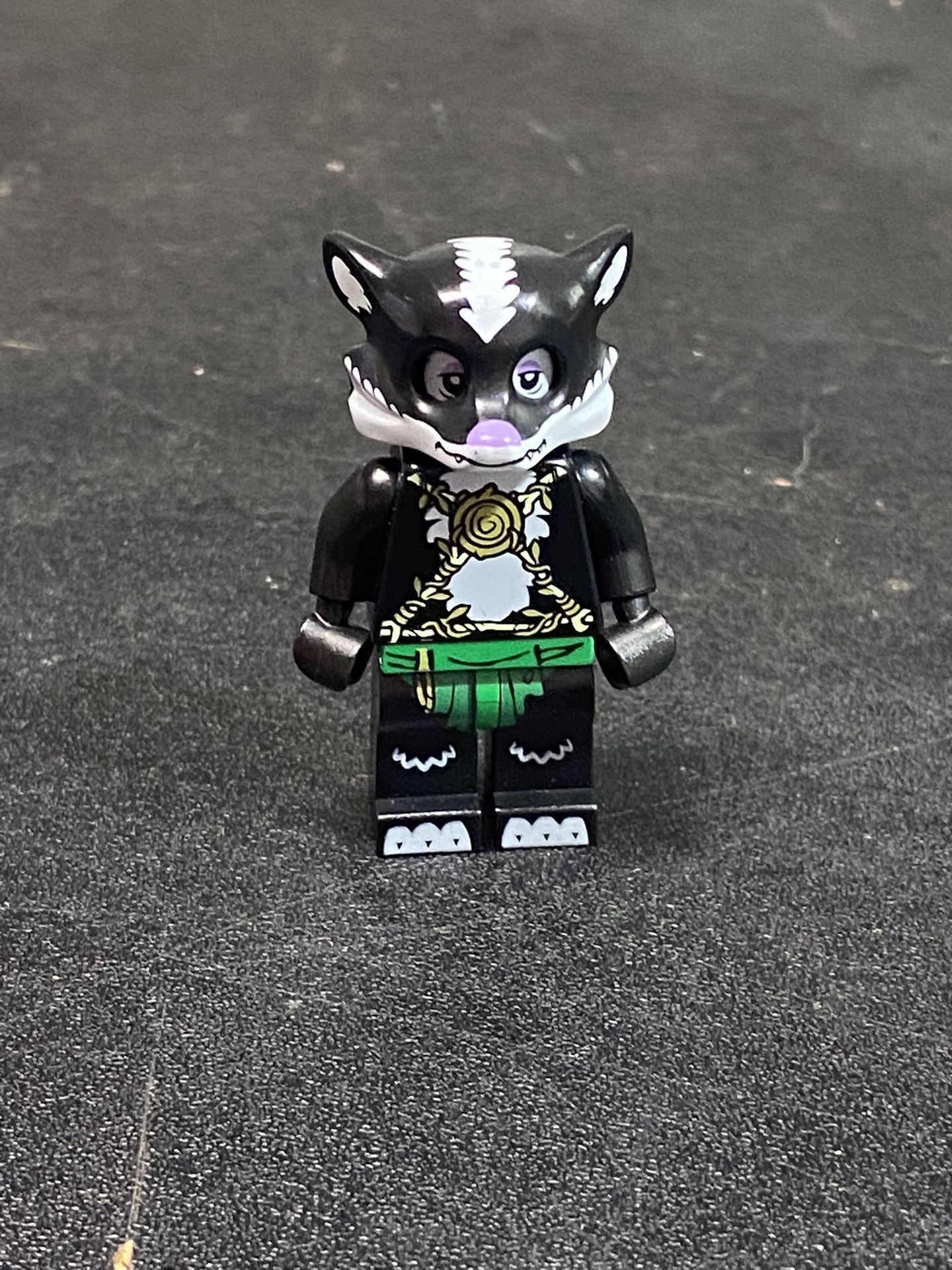 LEGO Legends of Chima Minifigure Skinnet