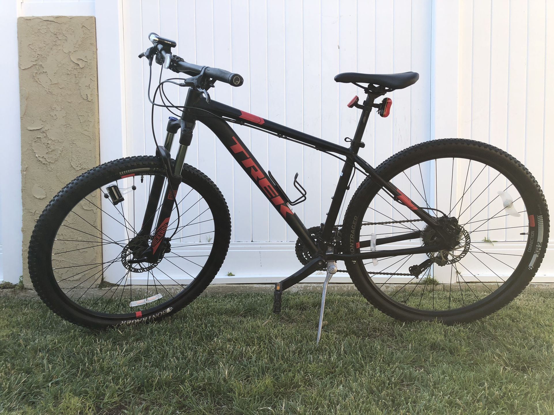 Trek - Marlin 7 Mountain Bike